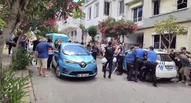 Adalarda hizmete giren minibüslere tepki: Eylem yapan 9 kişi gözaltına alındı