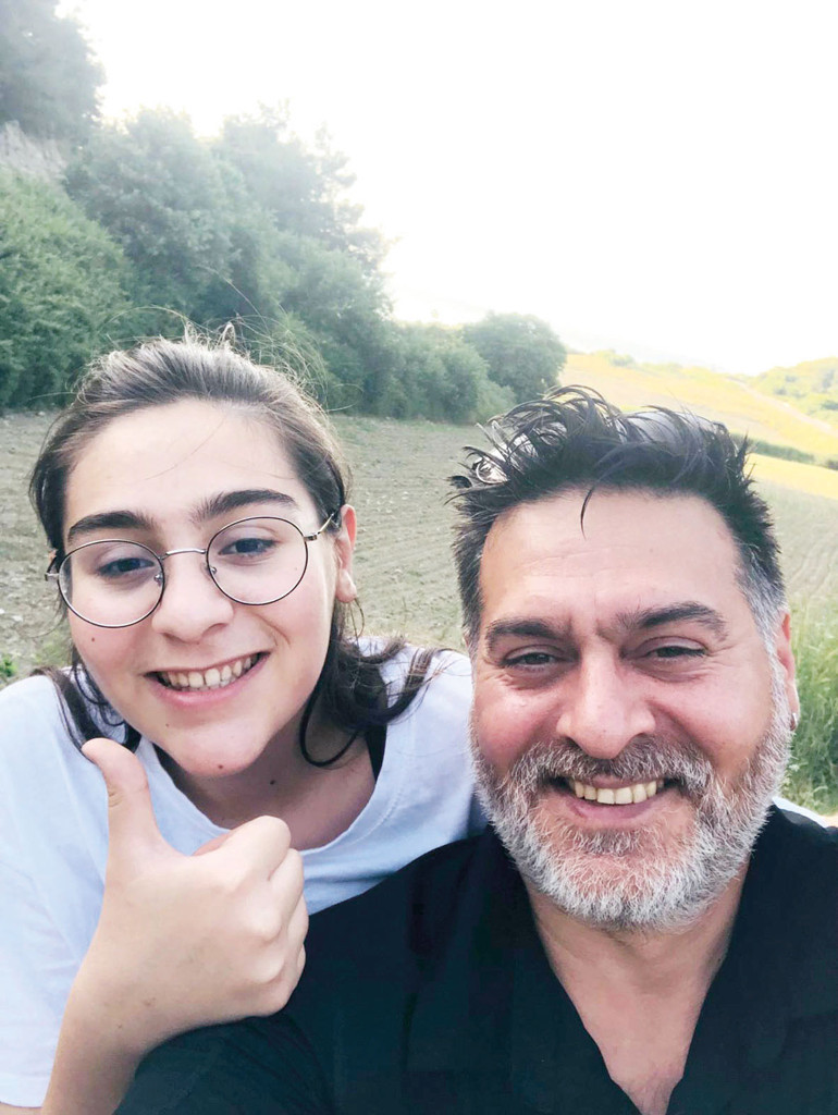 50 babayla konuştuk, onlara ‘sihirli babalık formülleri’ni sorduk: Oyun oynuyorlar, şaka yapıyorlar, dinliyorlar ve bol bol sarılıyorlar