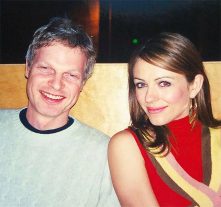 Kocasıyla tatile giderken eski aşkını da götürürdü... Sevgilileri birer birer öldü... Geri kalanlar da onu bir türlü unutamadı