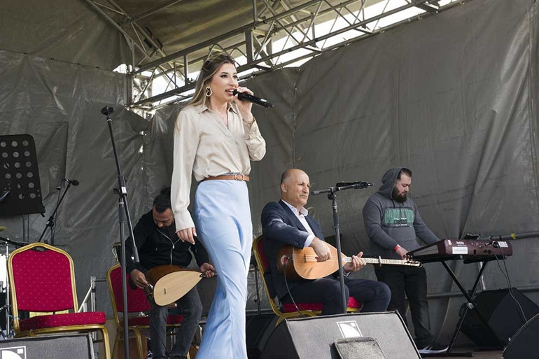 12. Britanya Alevi Festivali’nde binlerce kişi bir araya geldi