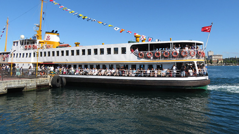 Kurban Bayramı tatilinde Adalar İskelesinde yoğunluk: Metrelerce kuyruk oluştu