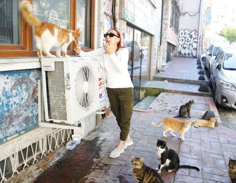 Bir dönemin ünlü spikeri yıllar sonra ortaya çıktı