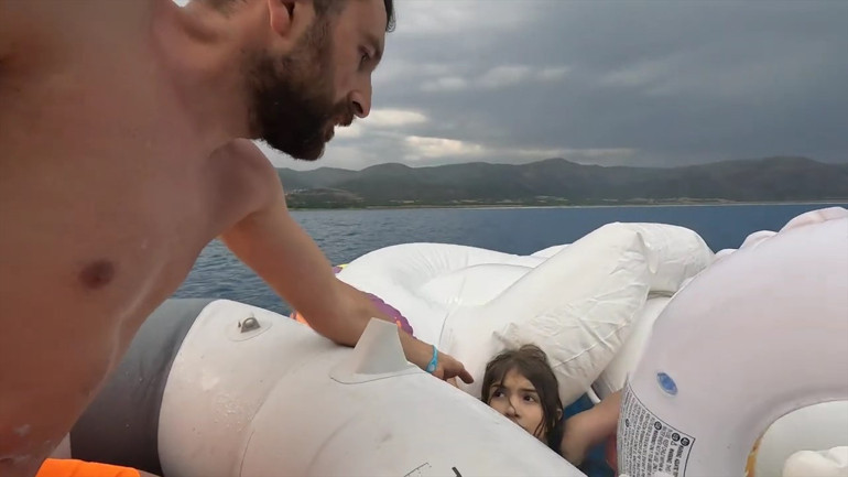 Salda Gölünde korku dolu anlar Açığa sürüklenen 12 yaşındaki çocuk, böyle kurtarıldı