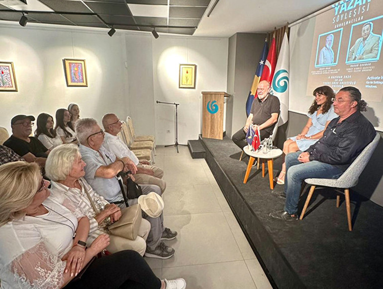 Hasan Çakmak Kosova’da gençlere yazarlığı anlattı