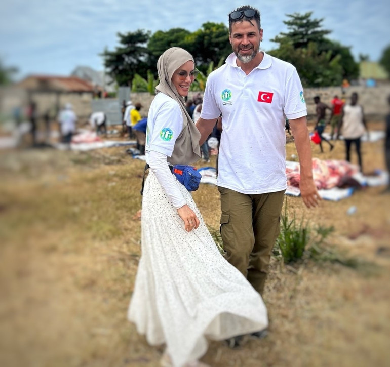 Sürpriz nikahla evlenmişlerdi... Gamze Özçelikten eşine romantik kutlama