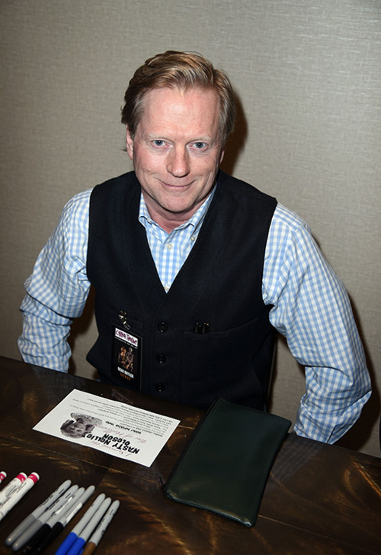 Tam dudaklarımız birbirine değiyordu ki annesini hıçkırık tuttu