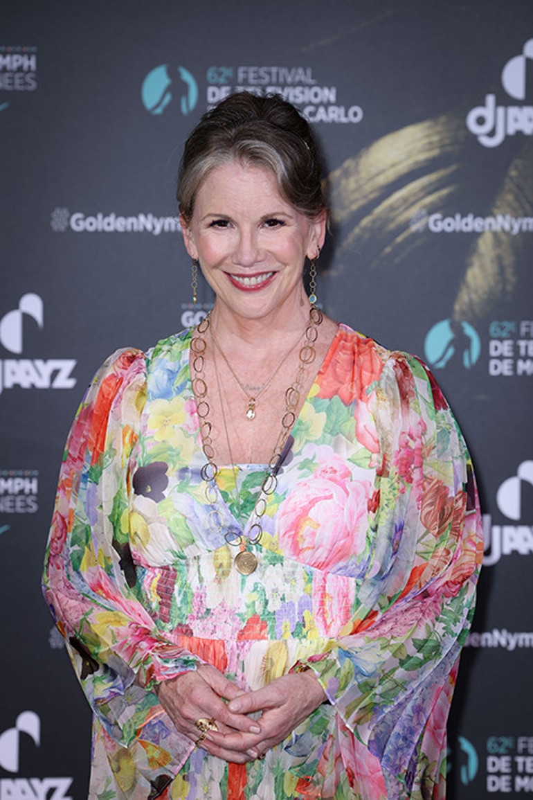 Tam dudaklarımız birbirine değiyordu ki annesini hıçkırık tuttu