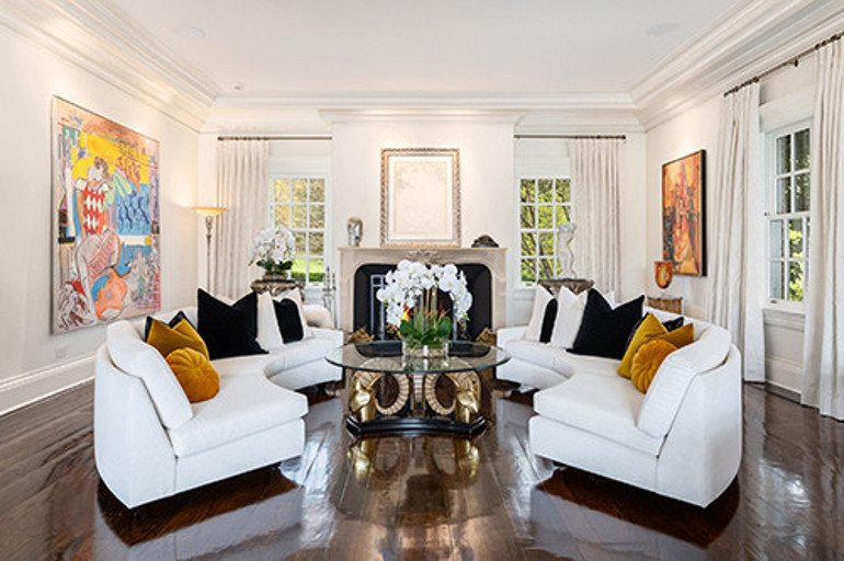 Burası ikimize fazla dediler... Ünlü çift saray yavrusu evini satışa çıkardı