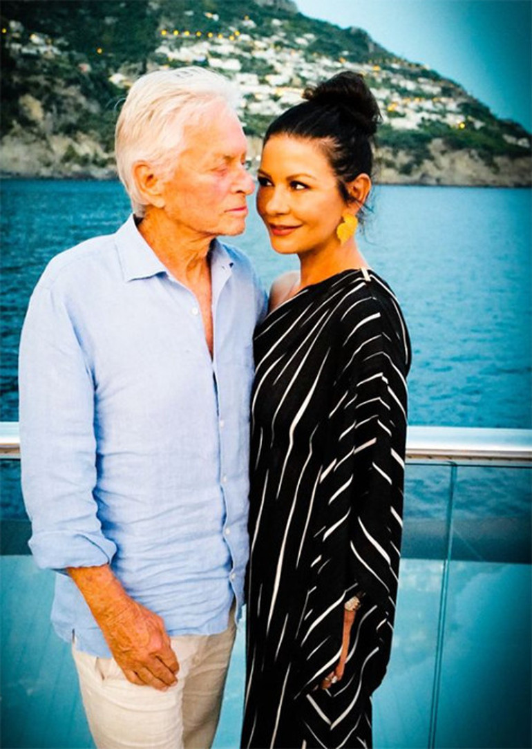 Burası ikimize fazla dediler... Ünlü çift saray yavrusu evini satışa çıkardı