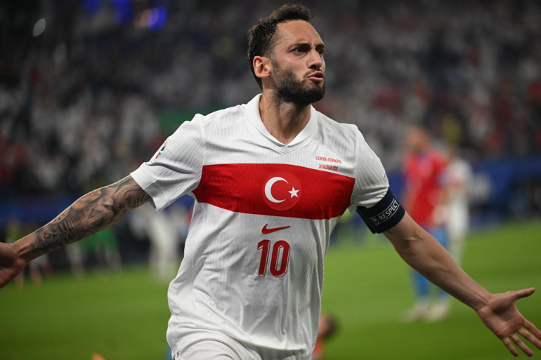 Süper Lig ve Çekyanın eski yıldızı Tomas Zapotocnyden Türkiye maçı sonrası itiraf: Tüylerim diken diken oldu, başka seviye