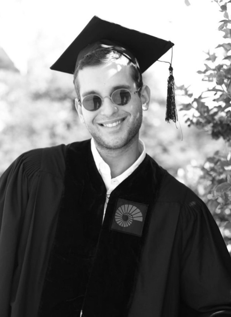 Usta oyuncunun büyük gururu Kızım onur belgesiyle mezun oldu