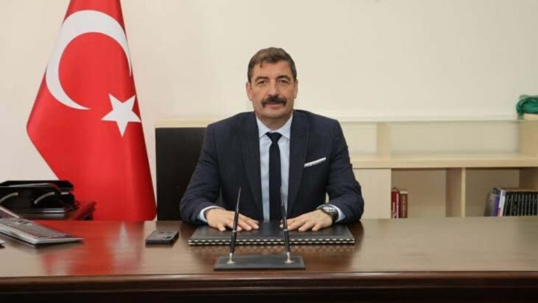 Makam odasında darp: Belediye başkanı gözaltına alındı