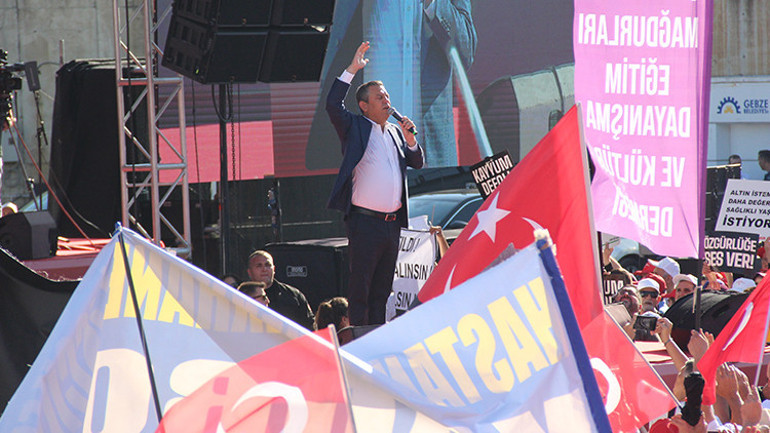 CHP lideri Özgür Özel ‘Emek Mitingi’nde konuştu: Geçim olmazsa seçim olur