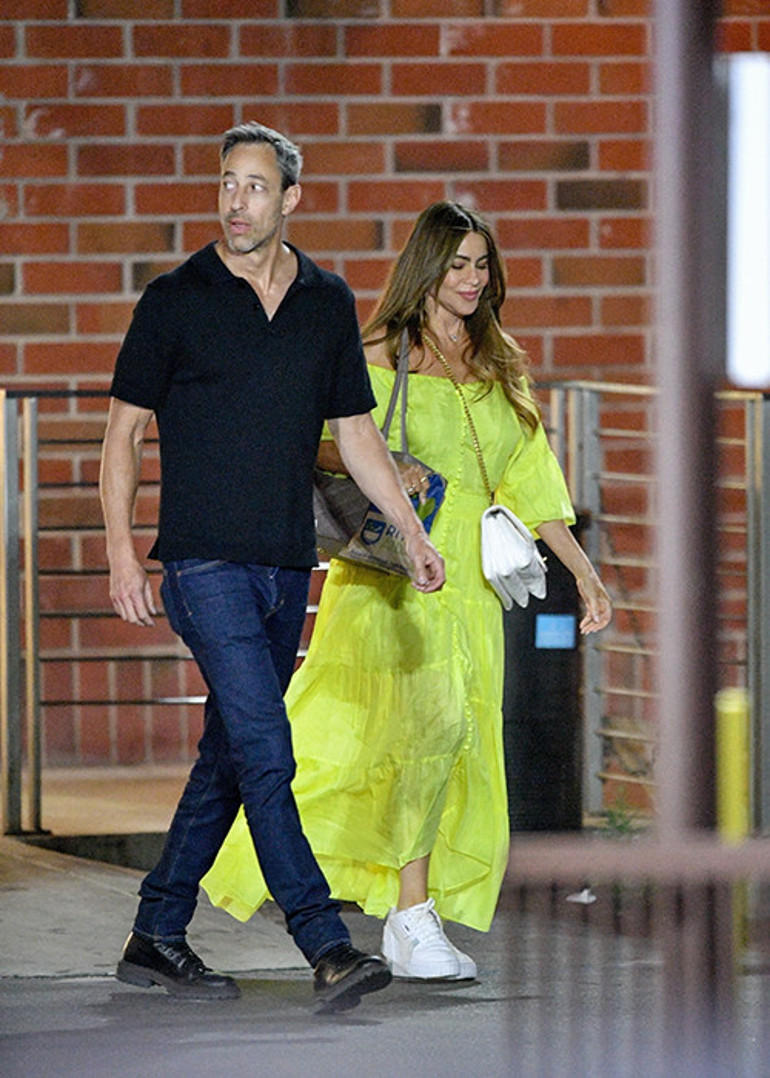 Hem bacağını hem kalp yarasını iyileştirdi... Doktor aşkıyla hayatın keyfini çıkarıyor