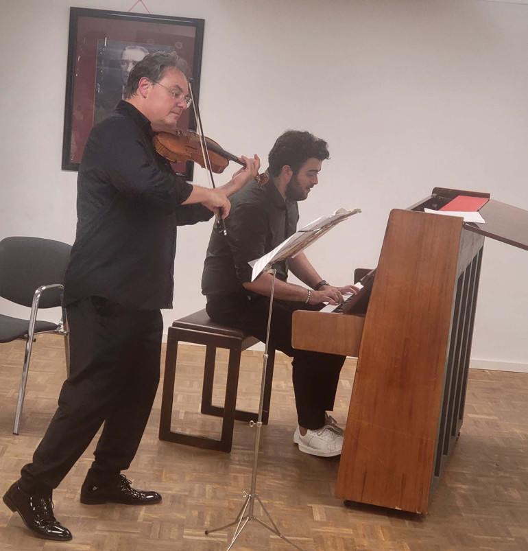 Frankfurt’ta söyleşili müzik akşamı