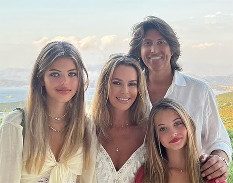 Çocuğunu doğurmamak için ilk kocasını aldatmıştı... İkinci kocasıyla hayalleri gerçekleşti... Çiçek gibi kızı artık lise mezunu