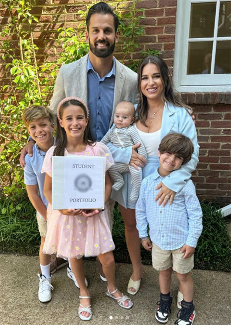 Çocuğunu doğurmamak için ilk kocasını aldatmıştı... İkinci kocasıyla hayalleri gerçekleşti... Çiçek gibi kızı artık lise mezunu