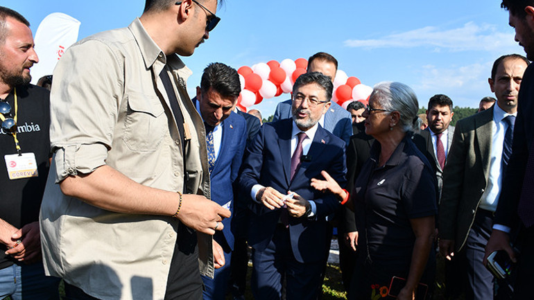 Bakan Yumaklıdan orman yangınlarıyla mücadele açıklaması: Dünyada otoriteyiz