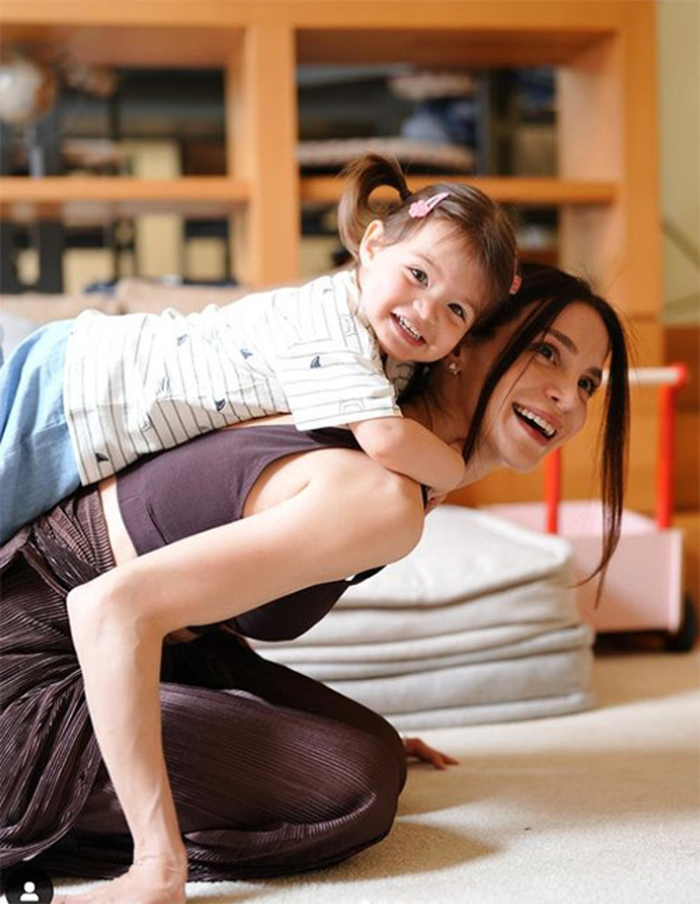 Dört gencecik kız Türk pop müzik dünyasında fırtınalar estirmişti... Şimdi hepsi başka hayatların kahramanı oldu