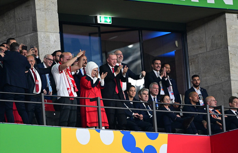 Cumhurbaşkanı Erdoğandan A Milli Takıma destek