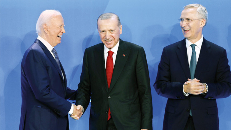 NATO zirvesinde 75. yıl duruşu