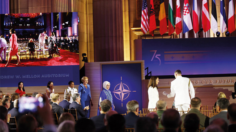 NATO zirvesinde 75. yıl duruşu