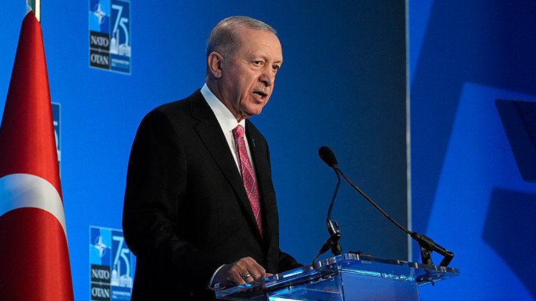 Kritik zirvede Türkiye’nin ‘muhalif sesi yankı buldu… Dünya medyasında öne çıkan başlık ‘Erdoğan NATO’ya meydan okuyor’ oldu