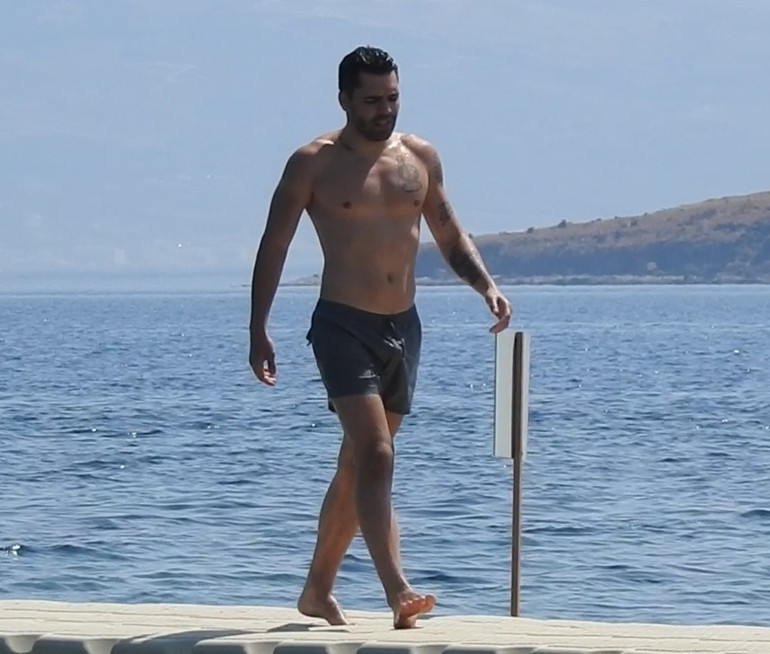 Sessiz sedasız evlenmişlerdi... Düğün fotoğrafları geldi