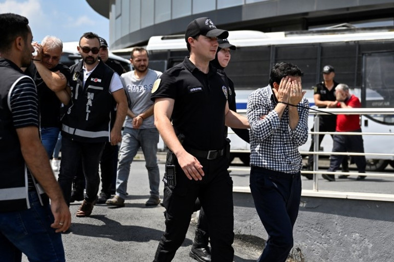 Neslim Güngen’i eşinin sözleri yıktı Bir darbe de çalışanlarından: İddiaları yalan çıktı... Tutuklandılar
