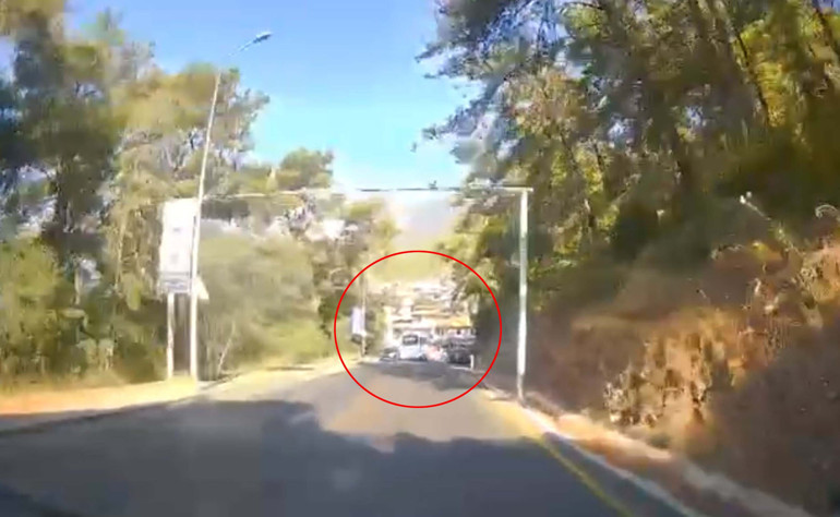 Muğla Ulada tur otobüsü iş yeri ve eve çarparak durabildi 2 can kaybı, 32 yaralı