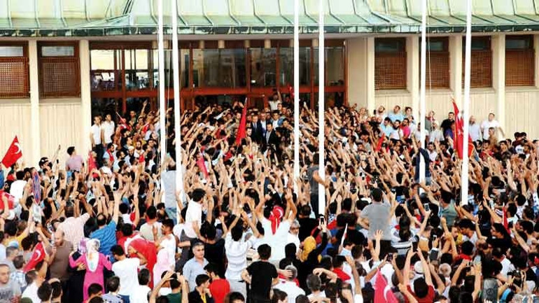 Darbenin İzmir’deki komuta üssü