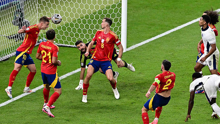 EURO 2024ün finali rekorlara sahne oldu Lamine Yamal henüz 17 yaşında dünyayı salladı | İspanyaya İngiltere karşısında şampiyonluğu 90. dakikadaki o pozisyon getirdi...