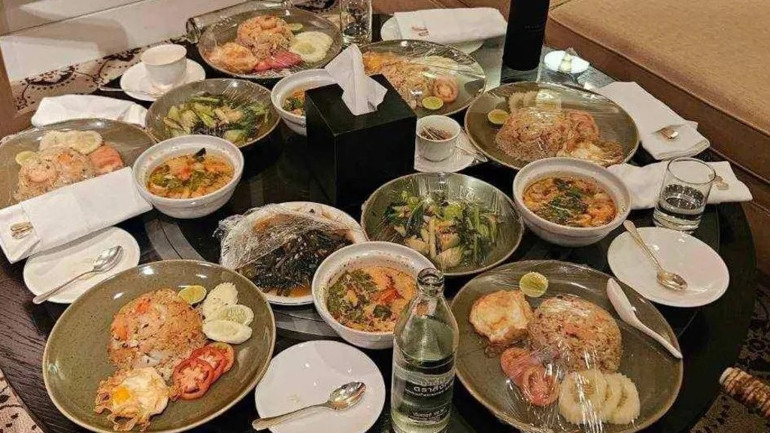 Bangkok’ta beş yıldızlı otel odasında 6 kişinin cesedi bulundu… Masadaki yemeklere kimse dokunmamıştı… Kan donduran sır ölümlerde siyanür detayı…