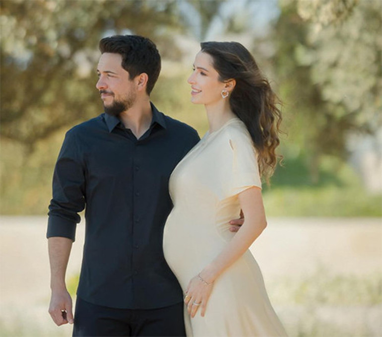 Bebek geldi geliyor... Doğuma gün sayıyor ama yine de işinin başında