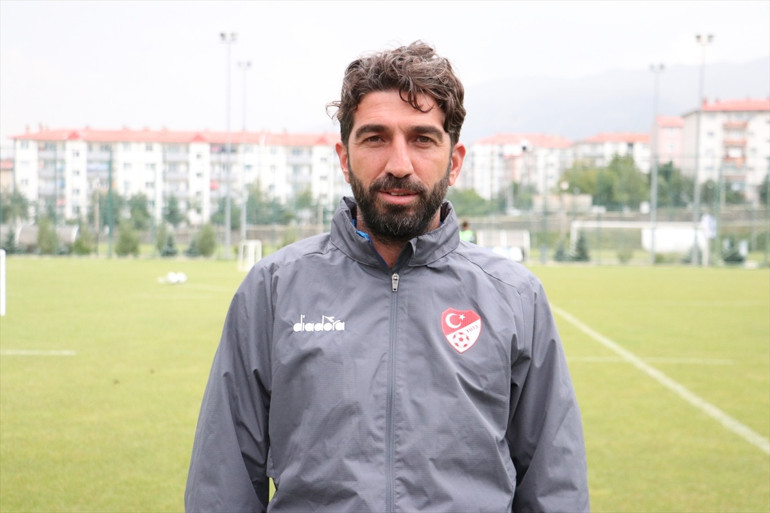 Eski futbolcular Palandökende antrenörlük eğitimi alıyor