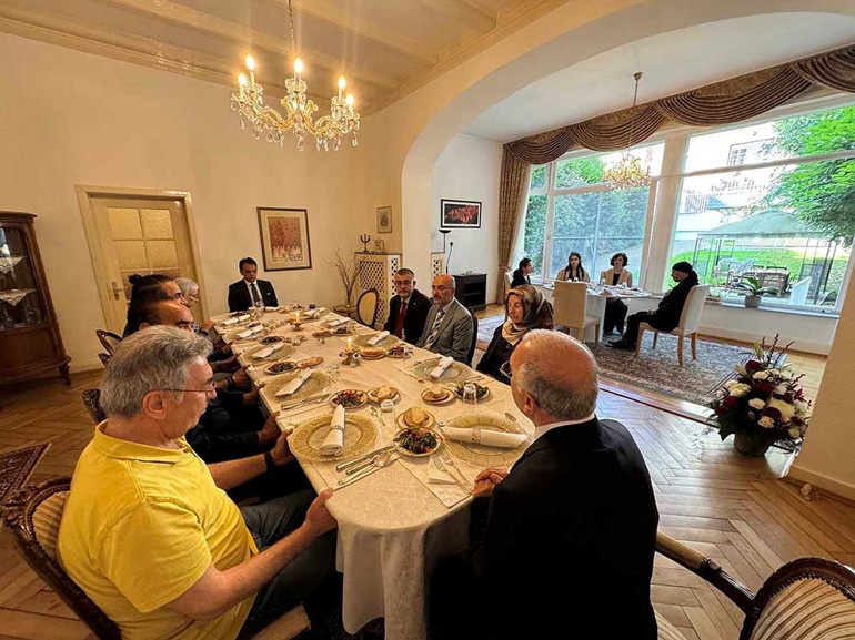Muharrem ayının son iftarı Düsseldorf Başkonsolosluğu’nda yapıldı
