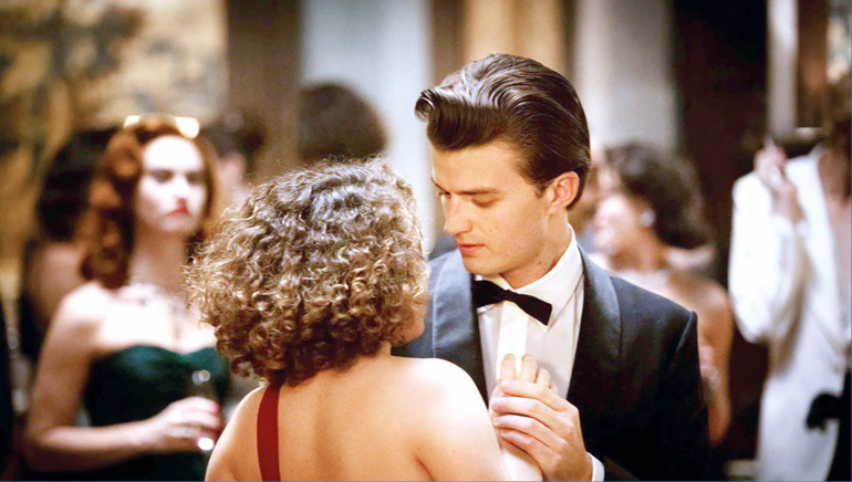 Yıldızların ardındaki karanlık