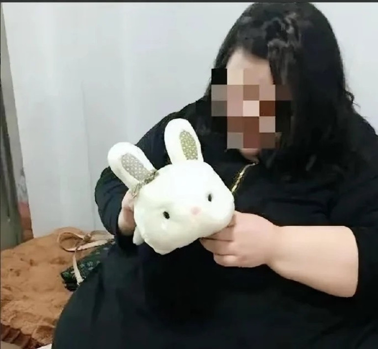 Canlı yayında akılalmaz anlar… Yemek yerken kendisini izleyenlerin gözleri önünde öldü