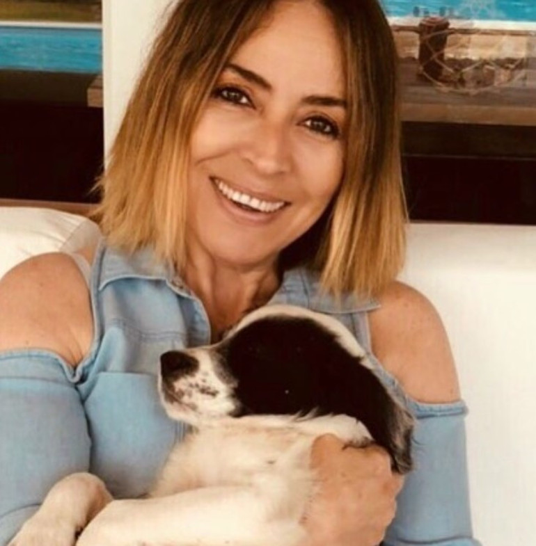 Akın Akınözünün anne acısı... Oyuncu Özlem Akınözü hayatını kaybetti