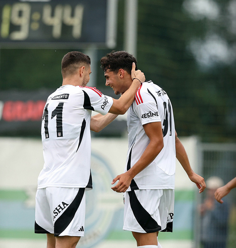 Beşiktaşta Mustafa Erhan Hekimoğlu şov Hem attı hem attırdı