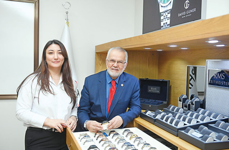 Tahtakale’den dünyaya açıldı... Dakikada bir saat üretiyor