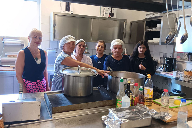 Nürnberg’de barış, dostluk ve sevgi içinde aşure ikramı