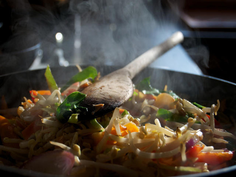 TEFLON GRİBİNE DİKKAT Yapışmaz tavalarınızı asla boşken ısıtmayın