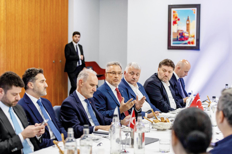 Farnbrough’da Türk dalgası