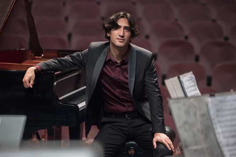 Yerli yabancı karışık