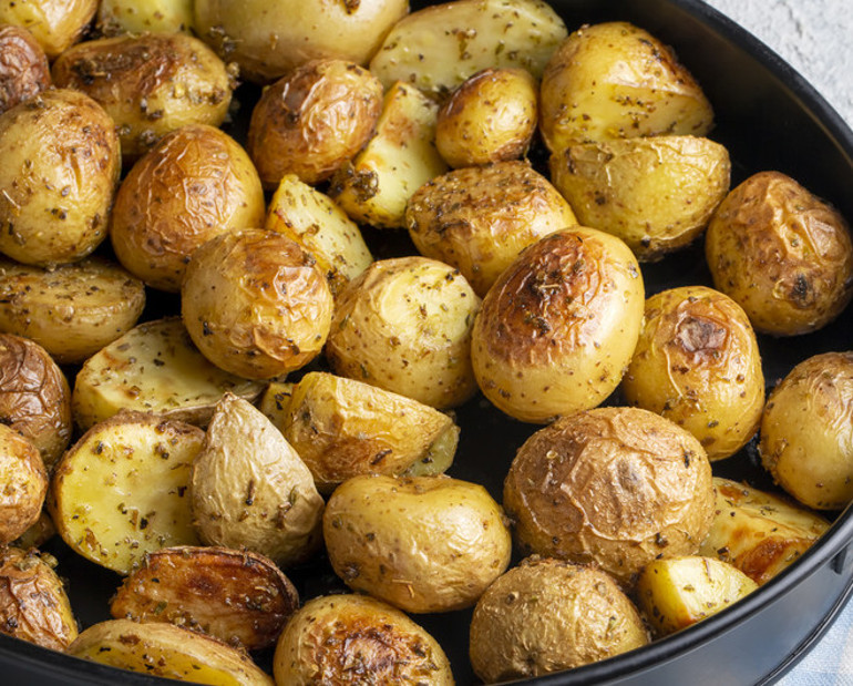 Gerçekten çok yediğimiz için mi kilo alıyoruz Patates, inek sütü, yağlı besinler zararlı mı | Uzmanların Yeter artık dediği 10 beslenme efsanesi