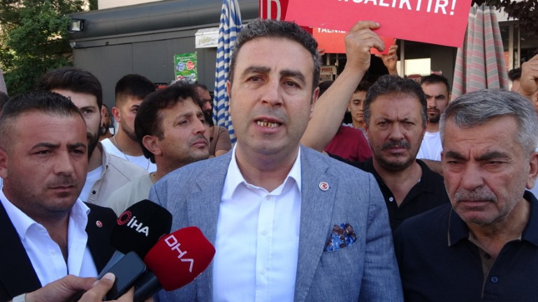 Ekmeğimizle oynuyorlar deyip market indirimlerini protesto ettiler: Bu gemi batarsa herkes zarar görür