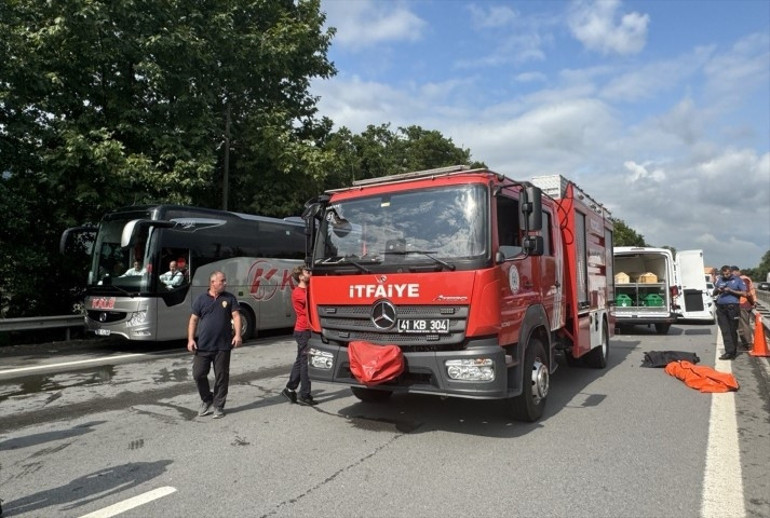İstanbulda feci kaza: 3 ölü, 3 yaralı