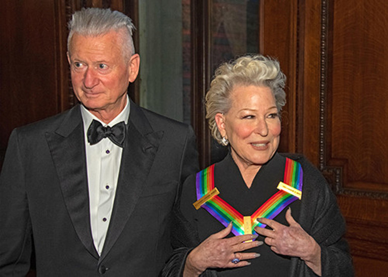 Ünlü yıldız mutlu evliliğin sırrını açıkladı: İlişkimizin başından beri aynı yatakta uyumuyoruz