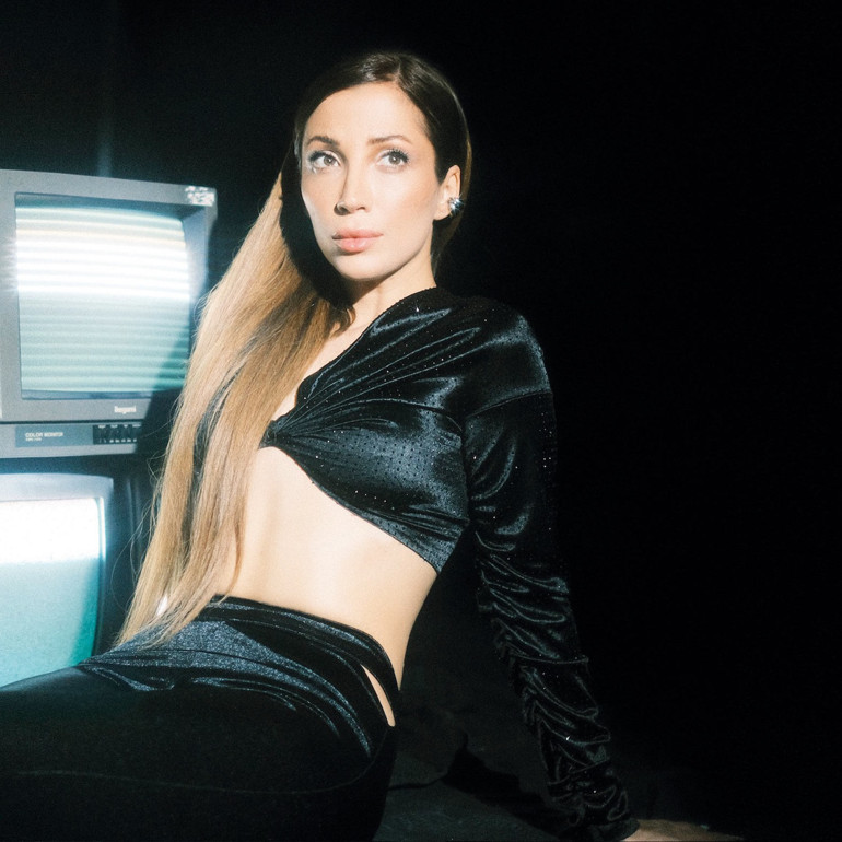 Begüm Obiz: Şarkılarım benim vitrinim, kütüphanem